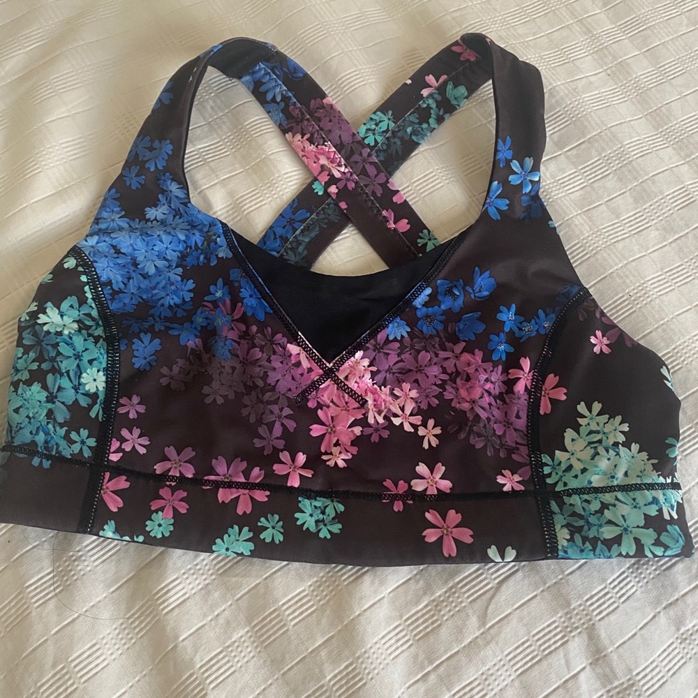Lulu lemon sports bra